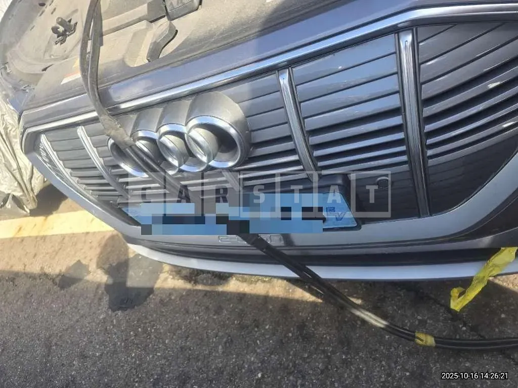 Photo 2 of 17: 2020 Audi e-tron 55 quattro — Korean insurance auction