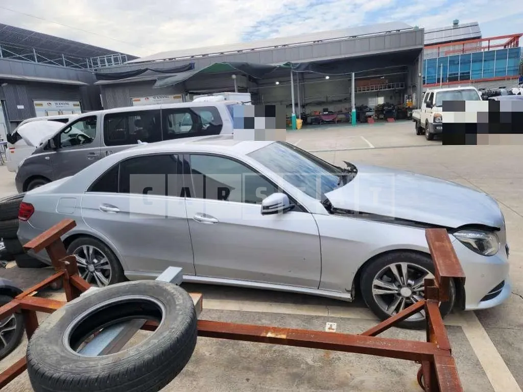 Photo 2 of 5: 2016 Mercedes-Benz E220 BlueTec — Korean insurance auction