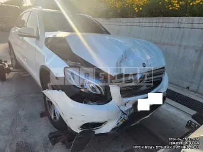 Photo 1 of 11: 2017 Mercedes-Benz GLC220d 4Matic — Korean insurance auction