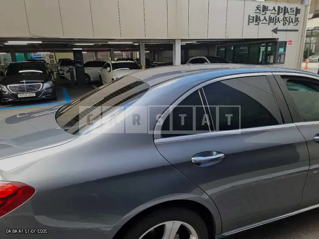 Photo 2 of 9: 2018 Mercedes-Benz E220d, VIN WDDZF0EB2JA477806 — Korean insurance auction