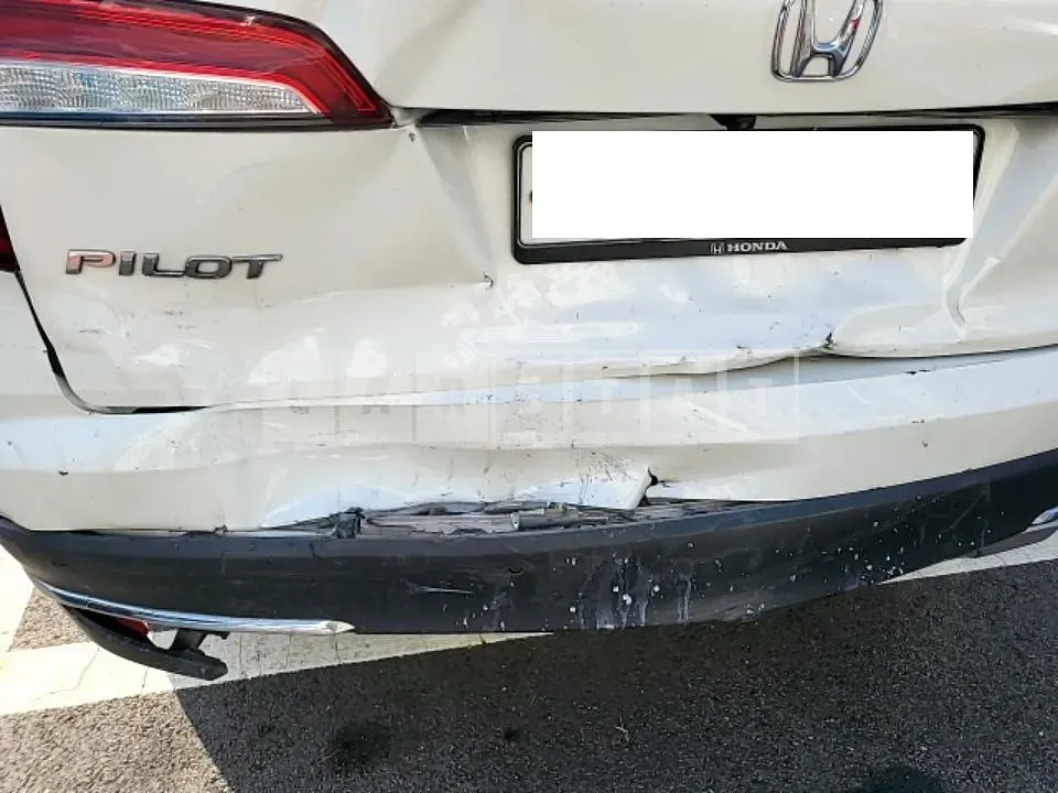 Photo 2 of 23: 2019 Honda Pilot, VIN 5FNYF6860KB201063 — Korean insurance auction