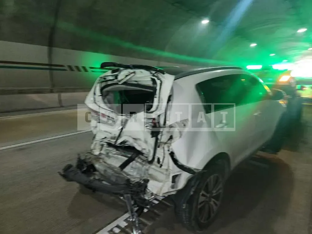 Photo 2 of 6: 2015 Kia Sportage, VIN KNAPC813BFK699726 — Korean insurance auction
