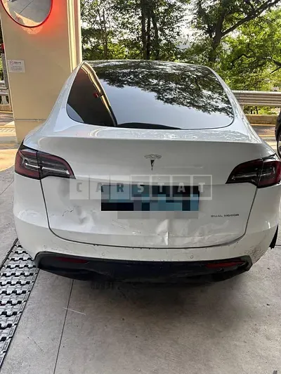 Photo 1 of 21: 2021 Tesla Model Y Long Range — Korean insurance auction