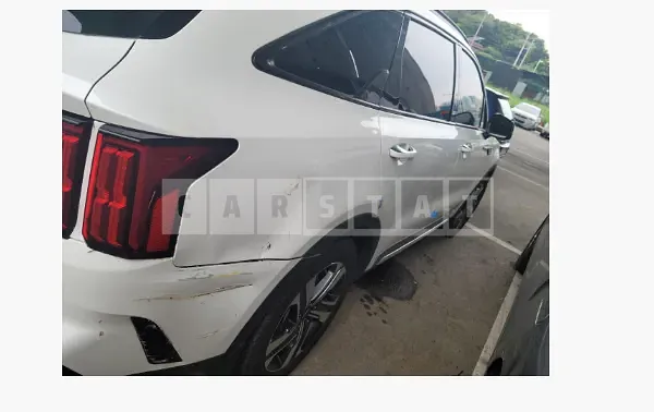 Photo 2 of 6: 2021 Kia Sorento, VIN KNARH81GDMA013644 — Korean insurance auction