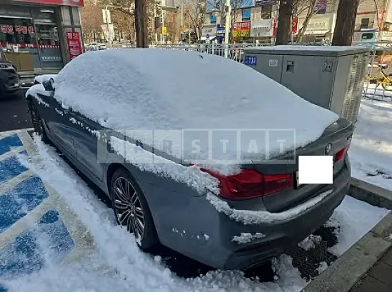 Photo 2 of 32: 2018 BMW 530i — Korean insurance auction