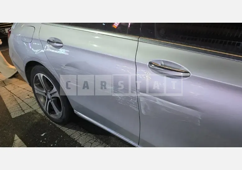 Photo 2 of 5: 2016 Mercedes-Benz E300 — Korean insurance auction