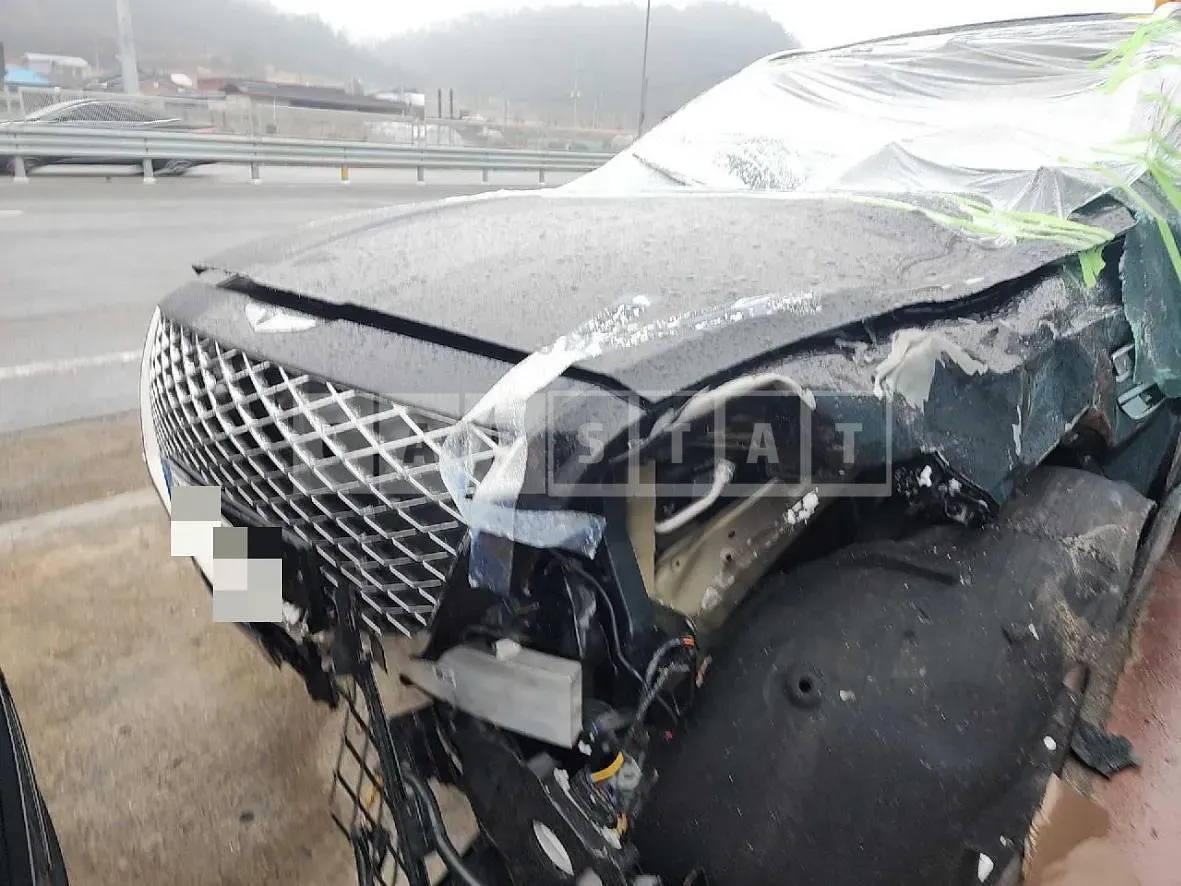 Photo 2 of 43: 2022 Genesis GV80 — Korean insurance auction