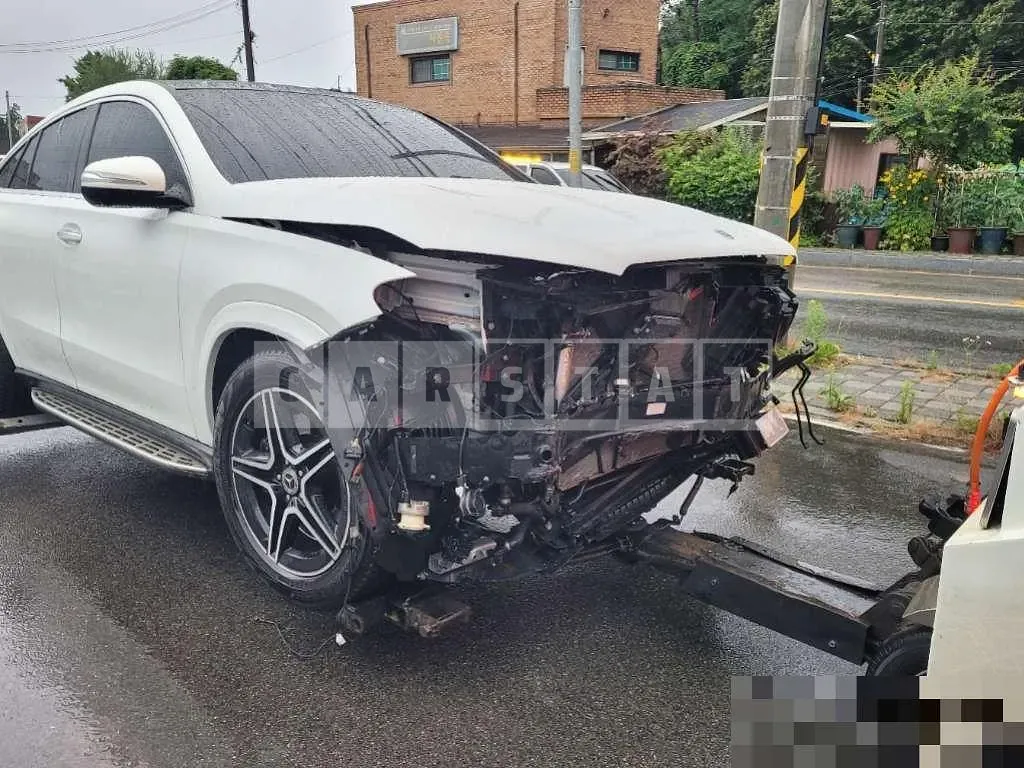 Photo 2 of 15: 2021 Mercedes-Benz GLE400 d 4Matic Coupe — Korean insurance auction