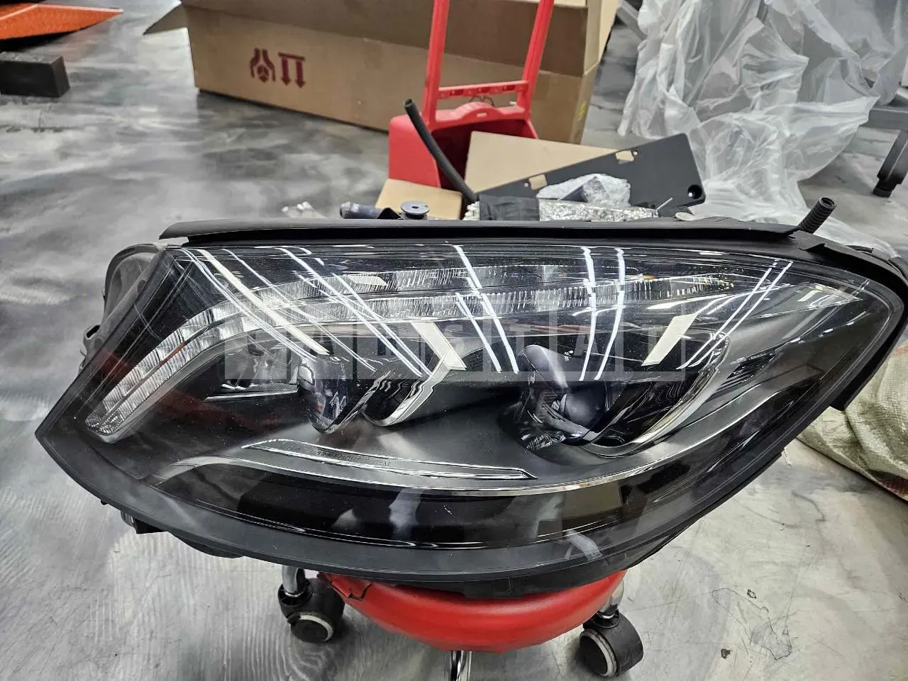 Photo 2 of 12: 2016 Mercedes-Benz Auto Parts S500 Maybach Headlamp, Wheel, VIN WDDUX8FBXGA274093 — Korean insurance auction