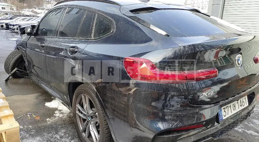 Photo 2 of 6: 2021 BMW X4 xDrive 20d, VIN WBAVJ910XM9H48813 — Korean insurance auction