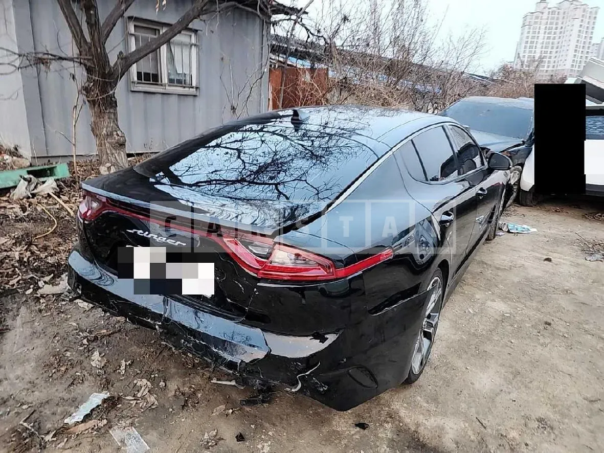 Photo 2 of 11: 2019 Kia Stinger, VIN KNAE351ABKS062346 — Korean insurance auction