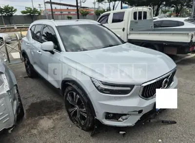 Photo 1 of 16: 2021 Volvo XC40 B4 AWD — Korean insurance auction
