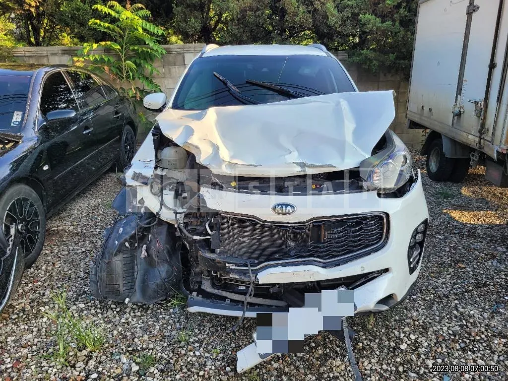 Photo 2 of 17: 2017 Kia Sportage 2.0, VIN KNAPR813BJK400565 — Korean insurance auction