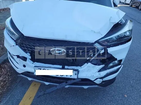 Photo 2 of 10: 2018 Hyundai Tucson, VIN KMHJ3812GJU602976 — Korean insurance auction