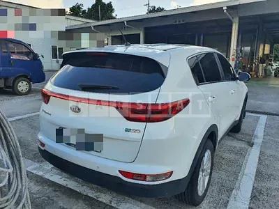 Photo 1 of 17: 2016 Kia Sportage 1.7 — Korean insurance auction