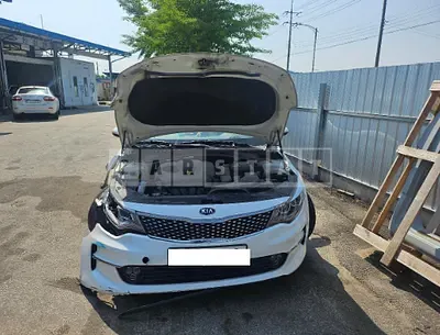 Photo 1 of 11: 2018 Kia K5 — Korean insurance auction