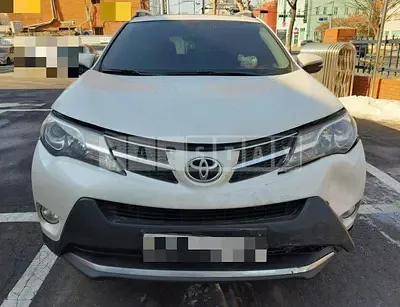 Photo 1 of 18: 2014 Toyota RAV4 4WD — Korean insurance auction