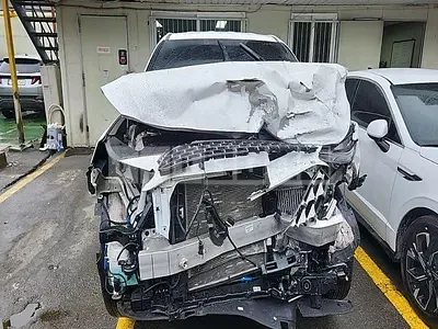 Photo 1 of 31: 2021 Hyundai Santa Fe, VIN KMHS281HGMU415267 — Korean insurance auction
