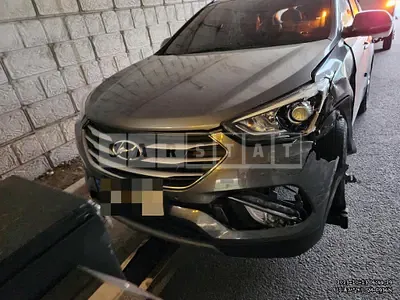 Photo 1 of 9: 2017 Hyundai Santa Fe DM 2.0, VIN KMHSW81UBJU854015 — Korean insurance auction