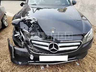 Photo 1 of 50: 2019 Mercedes-Benz E 300, VIN WDDZF4JB7KA536766 — Korean insurance auction