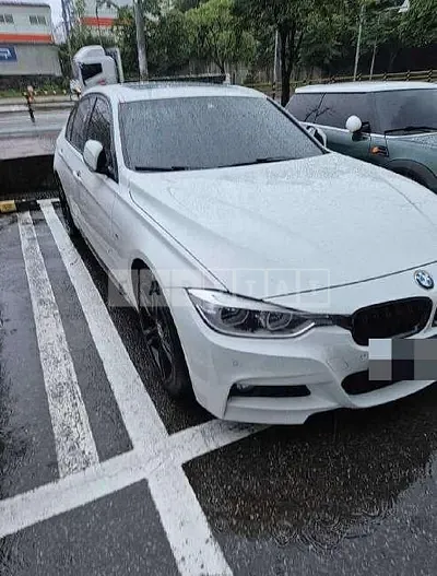 Photo 1 of 31: 2017 BMW 330i — Korean insurance auction