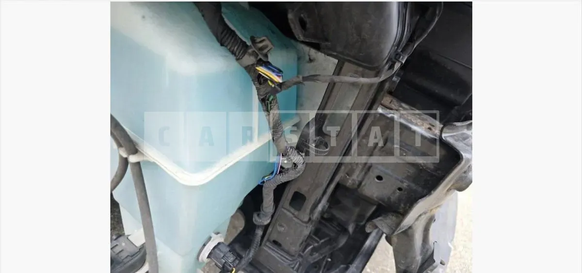 Photo 2 of 34: 2017 Hyundai Santa Fe DM, VIN KMHSW81UBJU784711 — Korean insurance auction
