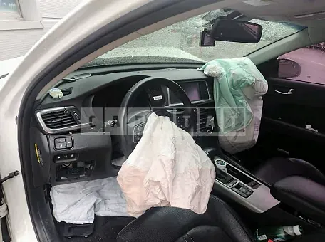 Photo 2 of 8: 2017 Kia K5 — Korean insurance auction