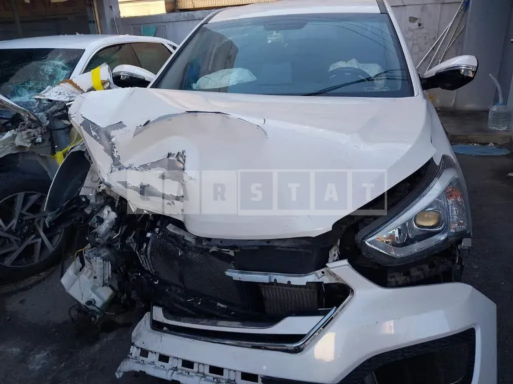 Photo 2 of 28: 2015 Hyundai Santa Fe, VIN KMHSU81UBFU465866 — Korean insurance auction