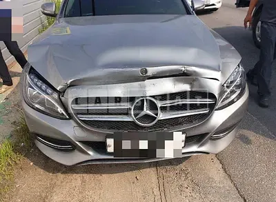 Photo 1 of 17: 2014 Mercedes-Benz C200 — Korean insurance auction