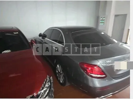 Photo 2 of 10: 2019 Mercedes-Benz E300 — Korean insurance auction