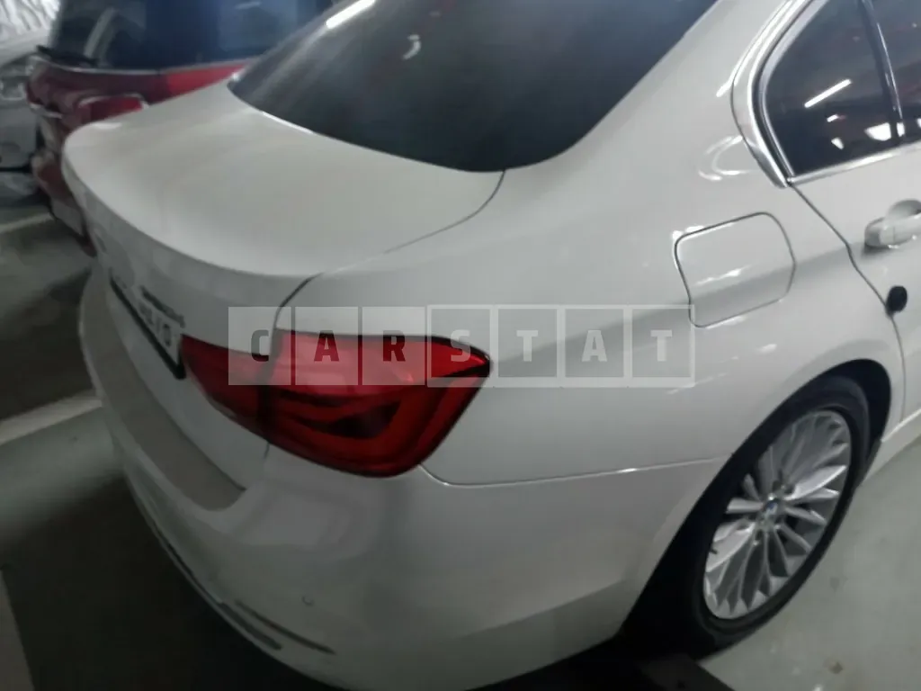 Photo 2 of 24: 2017 BMW 320i, VIN WBA8A9101HK823326 — Korean insurance auction