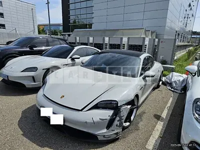 Photo 1 of 50: 2024 Porsche Taycan — Korean insurance auction