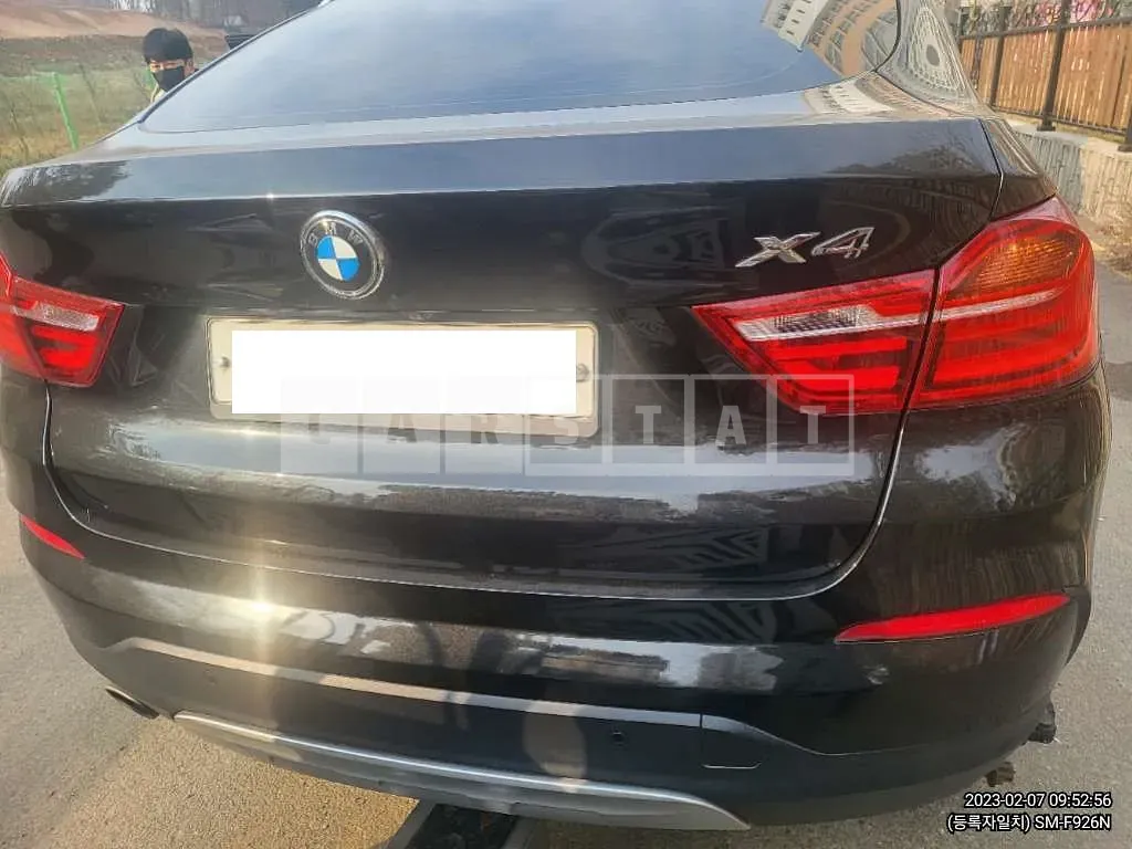 Photo 2 of 10: 2017 BMW X4 xDrive 20d, VIN WBAXX110XH0T38657 — Korean insurance auction
