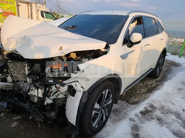 Photo 2 of 16: 2022 Kia Sorento, VIN KNARK81GDNA070823 — Korean insurance auction