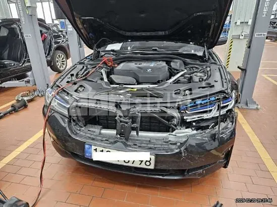 Photo 2 of 36: 2022 BMW 530e, VIN WBA51AG07NCK18535 — Korean insurance auction