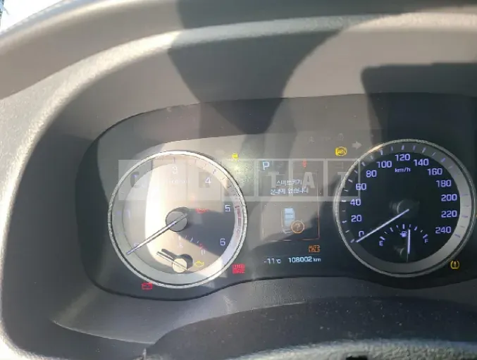 Photo 2 of 17: 2016 Hyundai Tucson, VIN KMHJ3815GGU088698 — Korean insurance auction