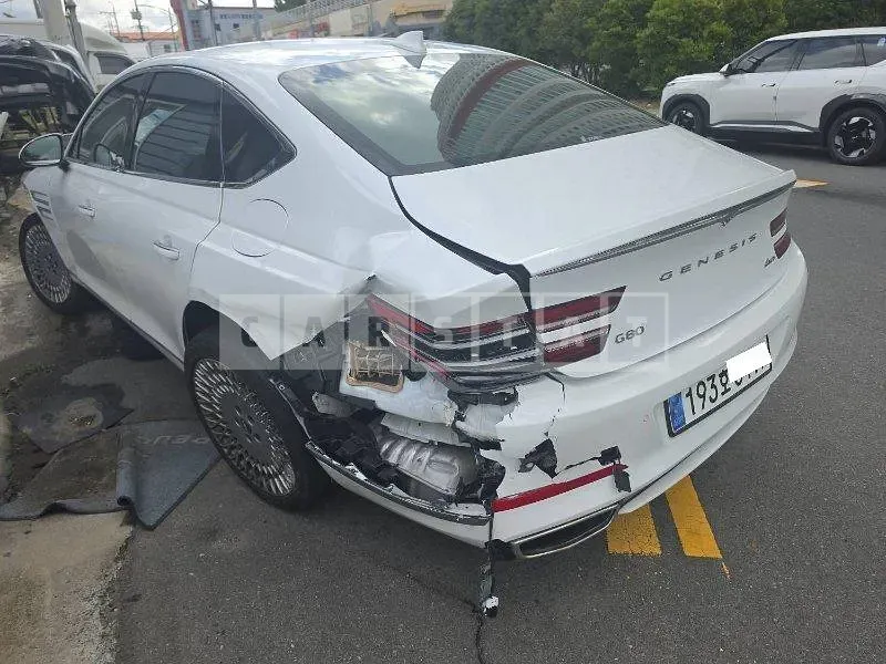 Photo 2 of 26: 2022 Genesis G80, VIN KMTGB41CDPU171399 — Korean insurance auction