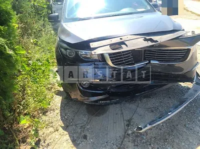 Photo 1 of 10: 2015 Kia Carnivals — Korean insurance auction