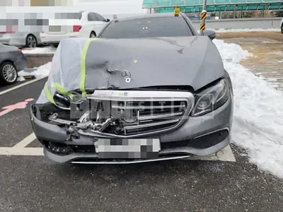 Photo 1 of 44: 2019 Mercedes-Benz E300 4Matic — Korean insurance auction