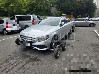 Photo 1 of 9: 2017 Mercedes-Benz E200 — Korean insurance auction