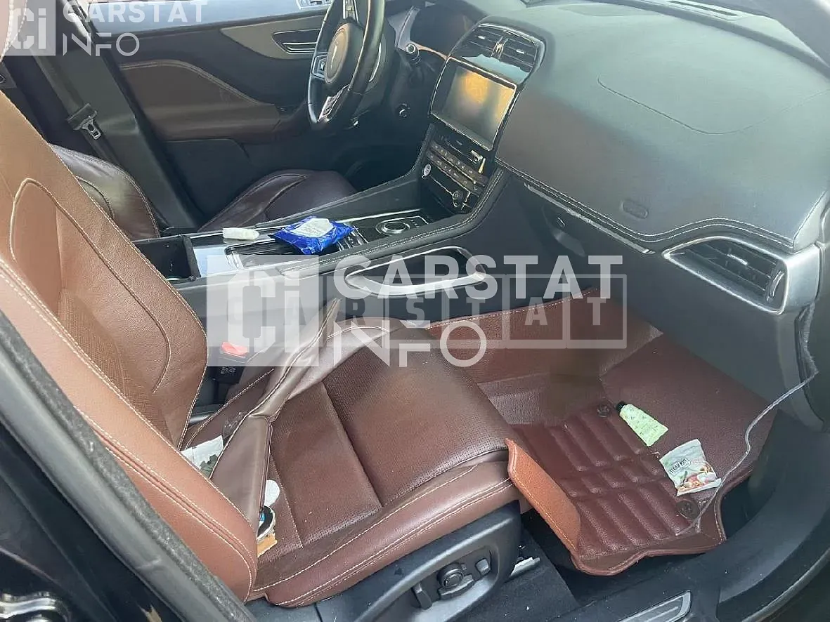 Photo 2 of 12: 2017 Jaguar F-Pace 30d — Korean insurance auction