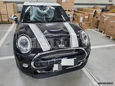 Photo 1 of 35: 2014 MINI Cooper, VIN WMWXS5100FT823701 — Korean insurance auction