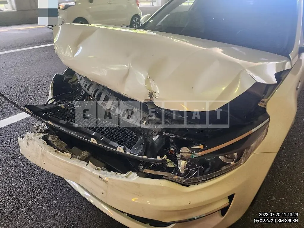 Photo 2 of 16: 2015 Kia K5 2.0, VIN KNAGX411BGA007897 — Korean insurance auction