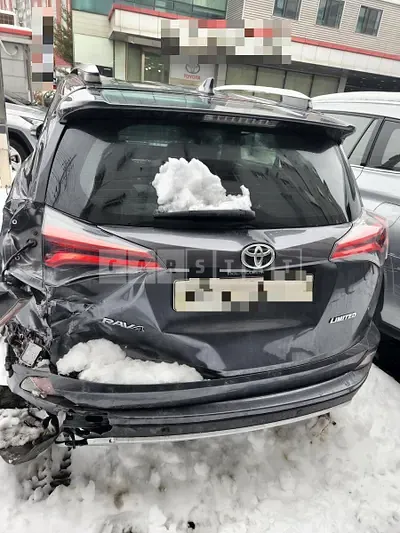 Photo 1 of 5: 2016 Toyota RAV4 2WD, VIN JTMYFREV2GD089230 — Korean insurance auction