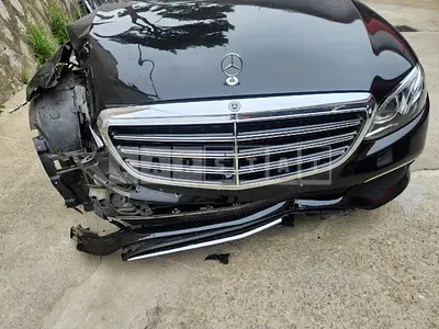 Photo 1 of 14: 2018 Mercedes-Benz E300 4Matic — Korean insurance auction