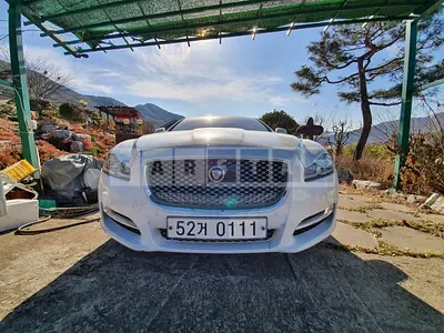 Photo 1 of 13: 2016 Jaguar XJ 3.0 — Korean insurance auction