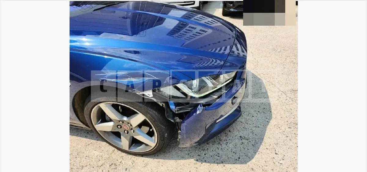 Photo 2 of 37: 2015 Jaguar XE 2.0d — Korean insurance auction