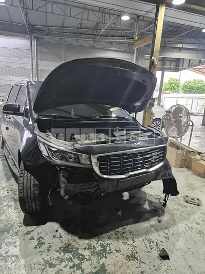 Photo 1 of 20: 2018 Kia Carnival 7-Seater Limousine, VIN KNAME811BKS468037 — Korean insurance auction