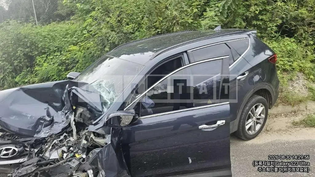 Photo 2 of 9: 2016 Hyundai Santa Fe DM 4WD — Korean insurance auction