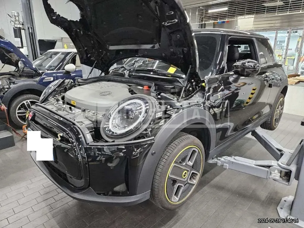 Photo 2 of 25: 2022 MINI Cooper If, VIN WMW11DJ03N2S10561 — Korean insurance auction